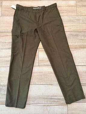 NWT Dockers Comfort Cargo Pants | Olive Green | Classic Fit | 38x34